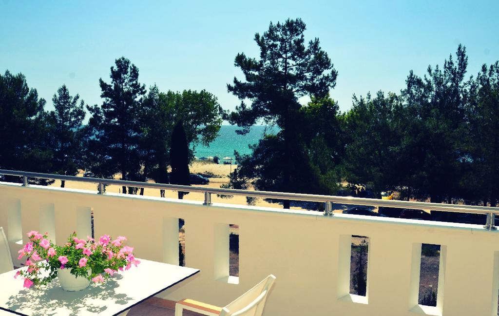 Hatzoudis Luxury Suites Chrysi Ammoudia Exterior foto